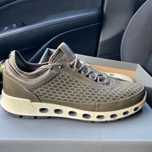 Ecco hunter green shoes size 12-12.5 like new
